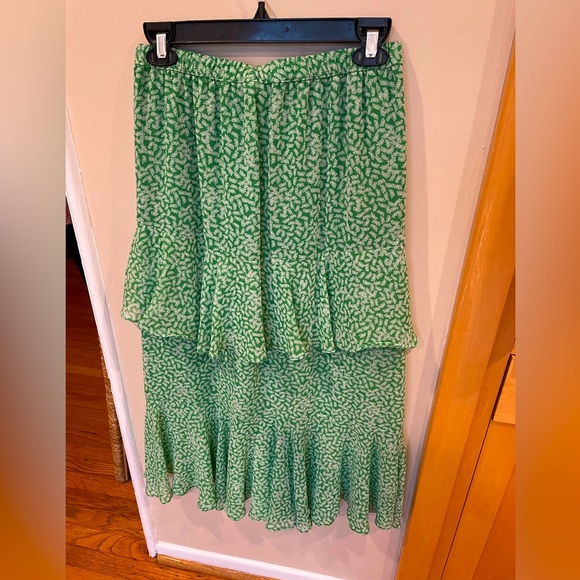 Green Floral MIDI Skirt Tiered Ruffle Elastic Waist Lined Who What Wear Size 2 - Picture 1 of 5